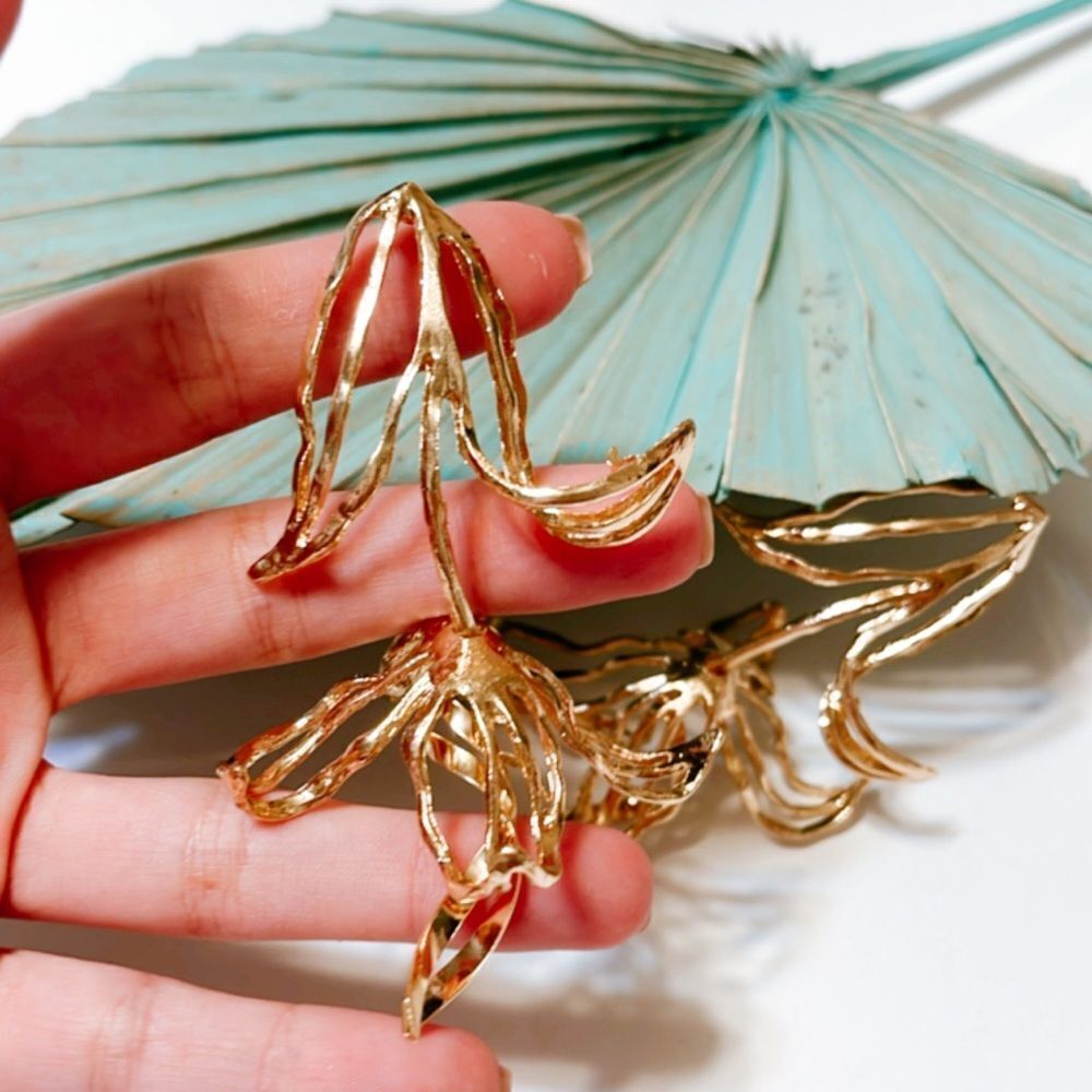Zara gold flower dangle earrings #643 - Picture 6 of 8
